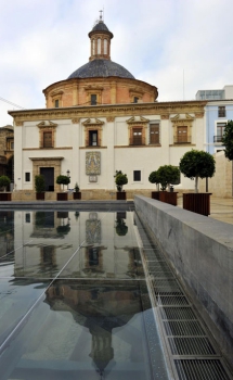 La Basílica de la Virgen nuevos colores en su fachada – Valencia