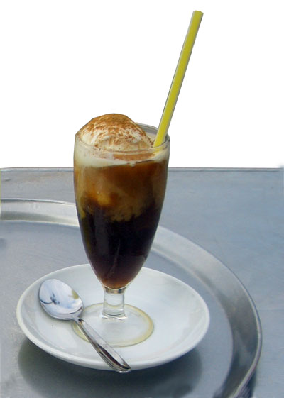 Leche merengada con fondo de cafe granizado