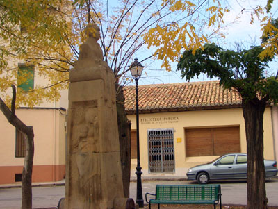 Monumento a Isidoro de Antillon y Marzo en su pueblo natal
